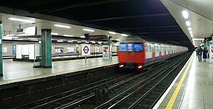 C69 Stock train at Moorgate 02.jpg