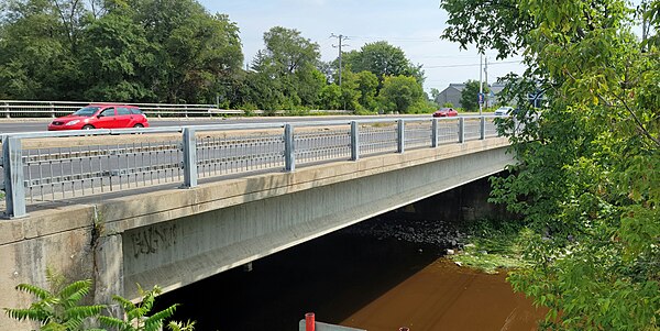 Route 112 bridge (boul. de Périgny de Chambly) spanning the L'Acadie River to connect Chambly and Carignan