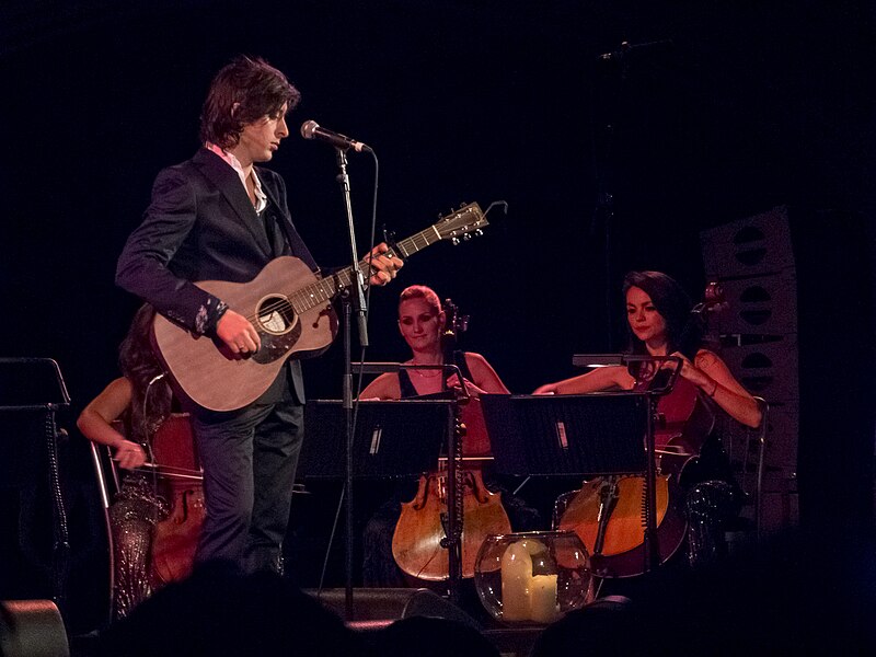 File:Carl Barat @ Union Chapel (Pic 2).jpg