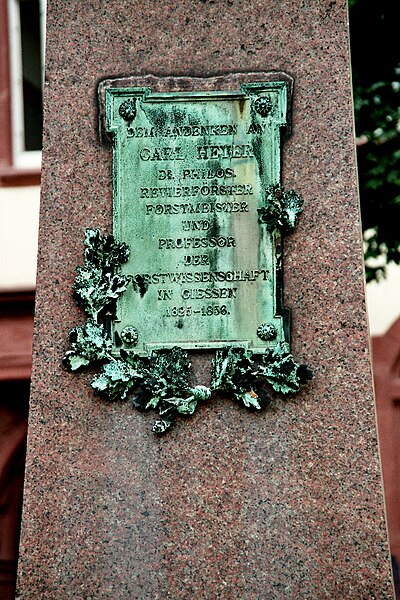 File:Carl Heyer Monument Giessen 2.jpg