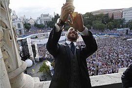 Oslava Realu Madrid z balkónu madridské radnice