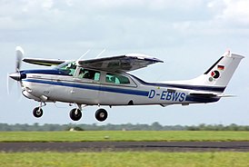 Tyska "Cessna-210" på Kemble flygfält, England.