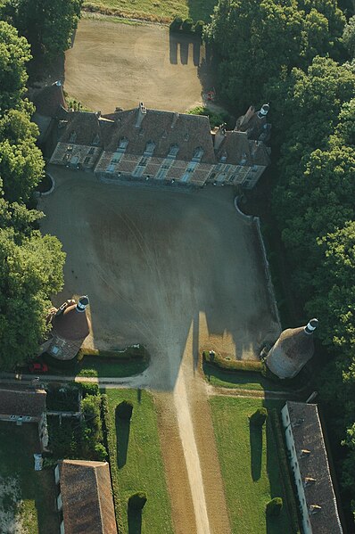 File:Château de Pommay (LUSIGNY,FR03) (280626167).jpg