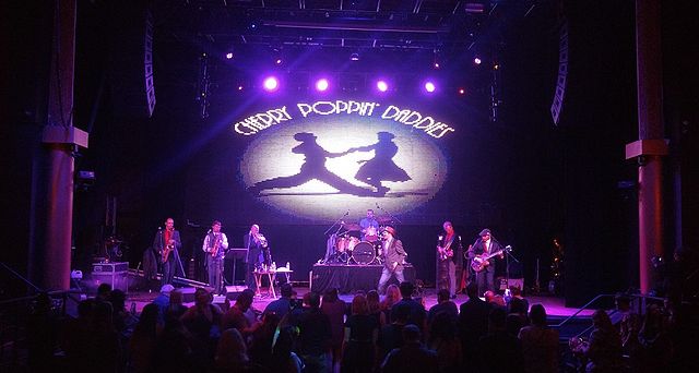 Cherry Poppin' Daddies performing in California in 2017