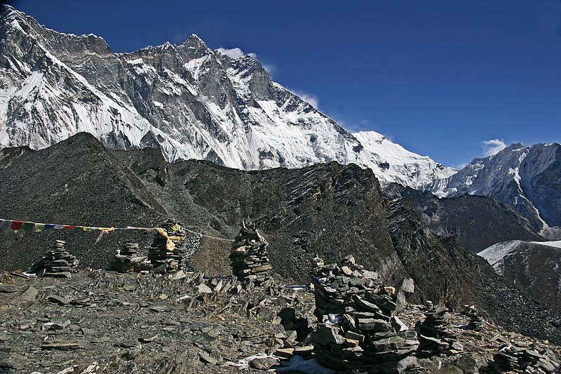 File:Chhukung Ri-216-Lhotse-2007-gje.jpg