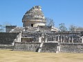 A 900 körül épült Caracol épület Chichén Itzában; valószínűleg csillagászati obszervatórium romjával