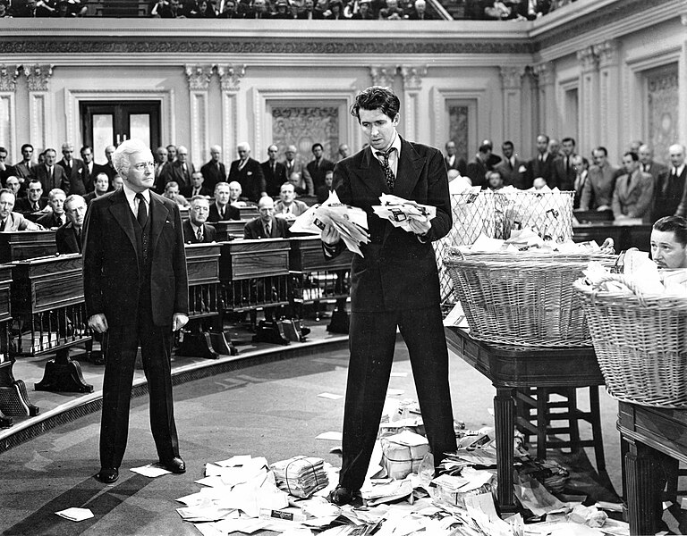 Fitxer:Claude Rains and James Stewart in Mr. Smith Goes to Washington (1939).jpg