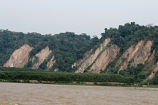 Steilhang am Río Tuichi im Nationalpark Madidi