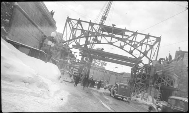 File:Construction de la porte Saint-Jean a l hiver 1939.jpg