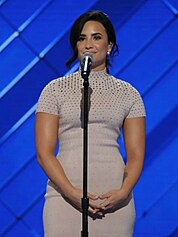 Demi Lovato: Život a kariéra, Filantropia, Umenie