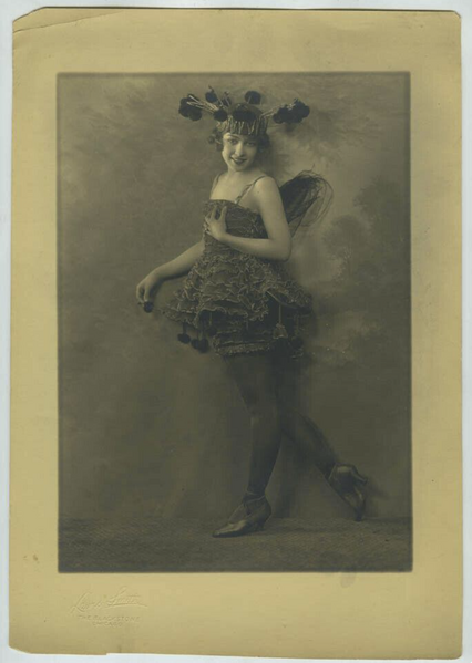 File:Doris Eaton-2, ca. 1920.png