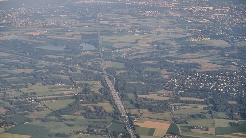 File:Dreieck Munchen-Eschenried2-jun2018.jpg