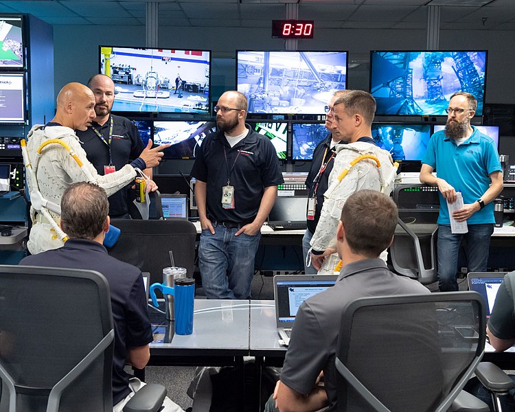 File:EVA discussion with engineers.jpg