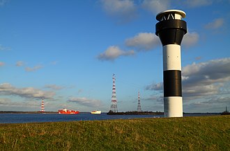 View of the Elbe in Hollern-Twielenfleth. The pylons on Luhesand belong to the Elbe crossing power lines. Elbe Twielenfleth.jpg