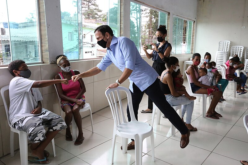 File:Entrega de cestas básicas do Alimento Solidário. (51084681982).jpg