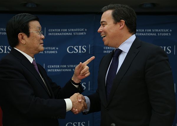 Vietnamese president Trương Tấn Sang (left) at CSIS in July 2013