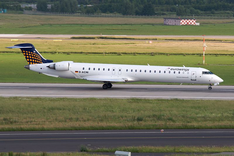 File:Eurowings Bombardier CRJ-900 D-ACNI departing Düsseldorf Airport.jpg