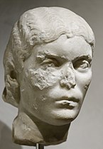 Tête de femme. Marbre, œuvre romaine, milieu du IIIe siècle