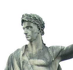 Fernando III de Toscana, estatua en Arezzo.