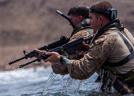 26th Marine Expeditionary Unit (MEU) Maritime Raid Force members conduct an amphibious insertion during sustainment training in the U.S. 6th Fleet area of responsibility, 3 August 2013.