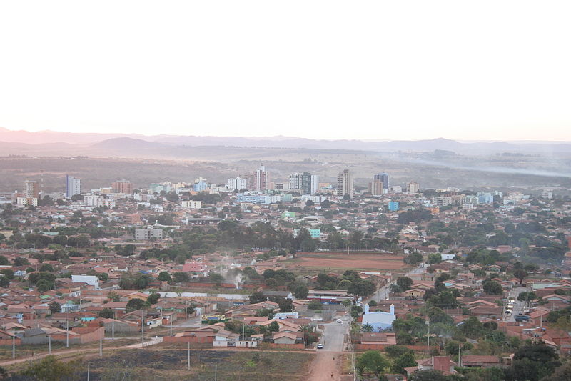 File:Foto de cima da serra - Unaí.JPG