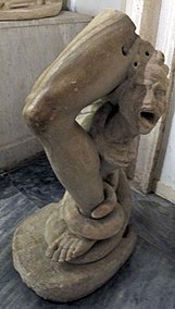 Fragment de jambe d'Hercule (restauration peut-être abandonnée au XVIIe siècle).