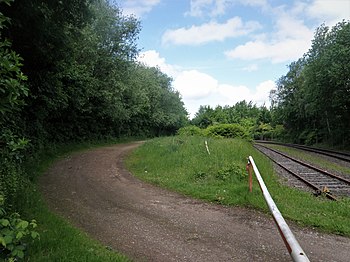 Fuchsberg, rechts die Bahngleise in Richtung Ostuferhafen