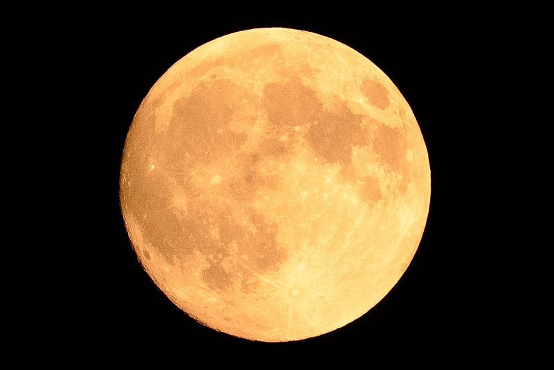 File:Full moon in Aoto, Katsushika-ku, Tokyo, Japan; September 2015.jpg