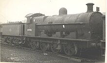 Bowen-Cooke Class G2a№ 48932 (тип 0-4-0), построенный в Кру в 1902 году как четырехцилиндровый локомотив Webb Class B и позже перестроеный в двухцилиндровый. Депо Бакстон, август 1960 года.