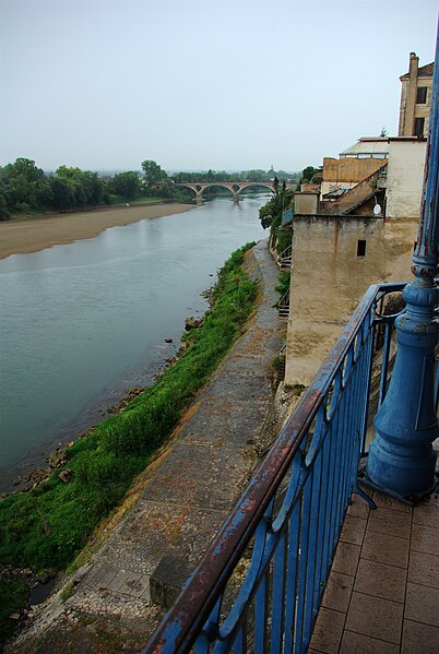 File:Garonne river at Tonneins.jpg