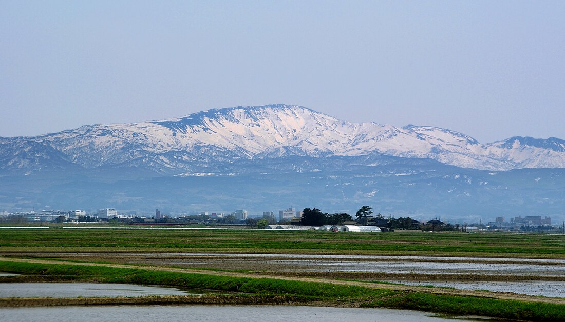 月山