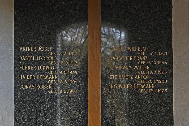 File:Gedächtniskapelle Purzelkampbrücke - Tafel.jpg