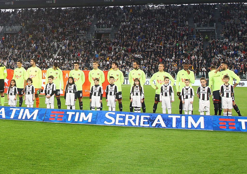 File:Juventus FC - Serie A champions 2016-17.jpg - Wikimedia Commons