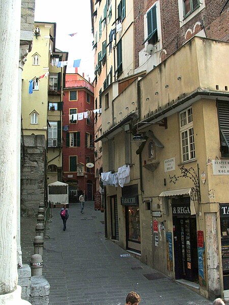 File:Genova-via Ravecca-DSCF7090.JPG