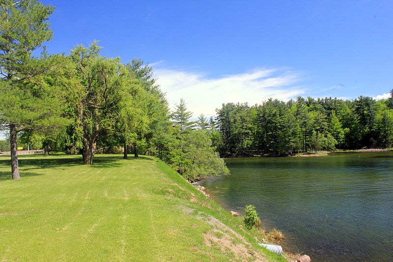 File:Gfp-canada-ontario-landscape-at-the-border.jpg