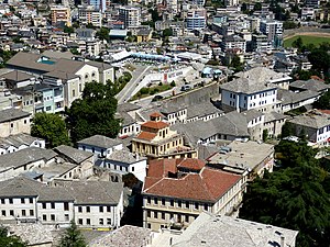 Gjirokastër Festung - Blick über die Stadt 2.jpg