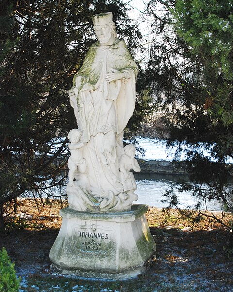 File:GuentherZ 2011-01-29 0010 Moosbrunn Statue Johannes Nepomuk.jpg