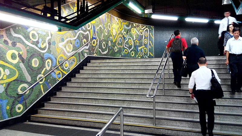 File:HK NP Fortress Hill MTR Station interior wall art Recreation of Being by Hai Tien Zhao Jun-2014 stairs n visitors.jpg