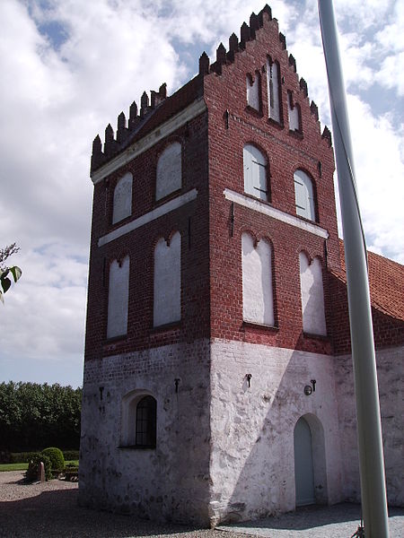 File:Helnaes Kirke Taarn fra sydvest.jpg