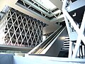 連接香港知專設計學院一樓和七樓的室外扶手電梯「天梯」