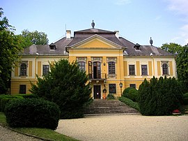 Hungary Noszvaj DeLaMotte palace.jpg