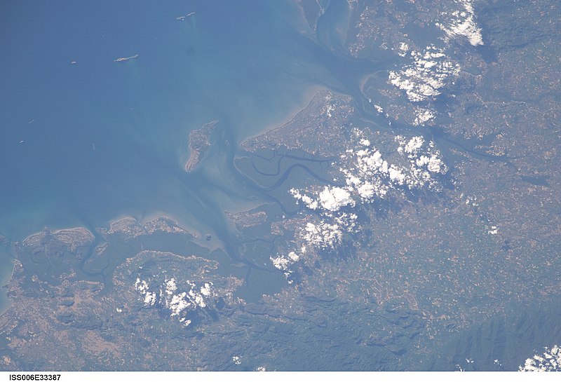 File:ISS006-E-33387 - View of Thailand.jpg