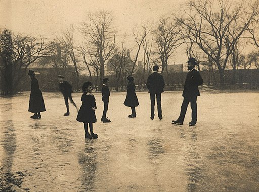 Ice Skating at Christmas (11400658623)