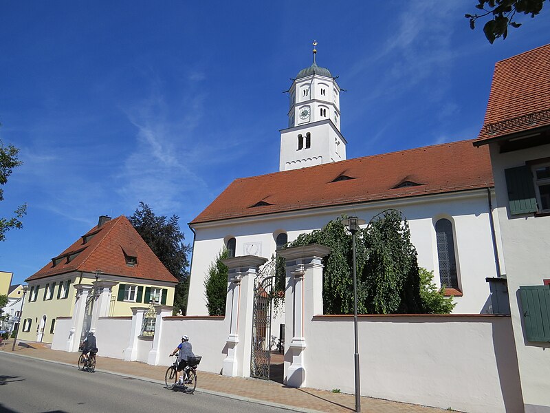 File:Illertissen - Pfarrkirche St Martin v S.jpg