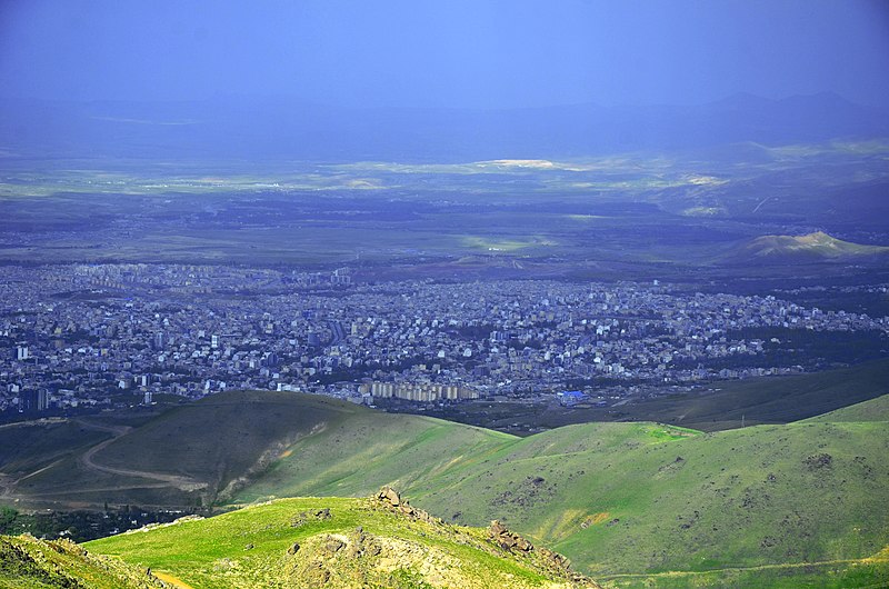 File:Iran - Hamedan view from Alvand Mountain - panoramio.jpg