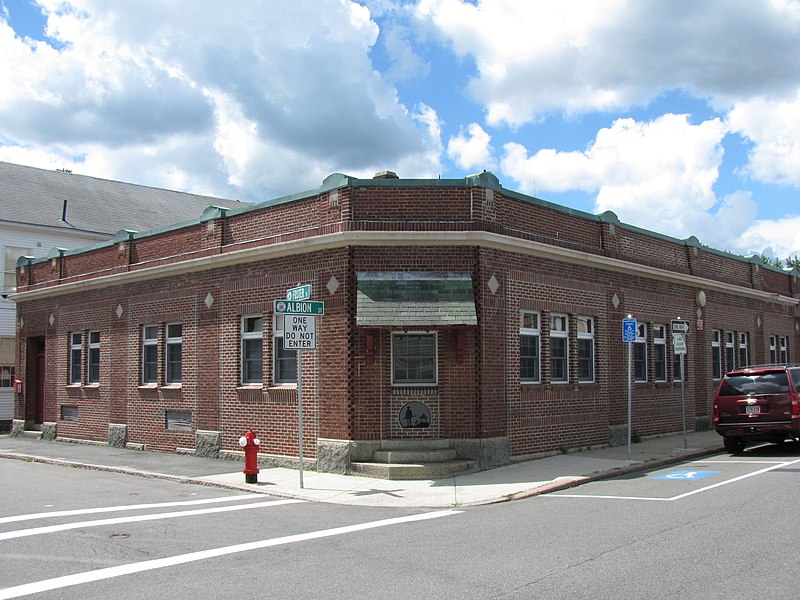 File:Item Building, Wakefield MA.jpg