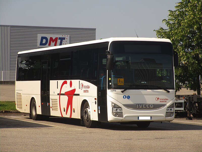 File:Iveco Crossway n°1208 - Transdev Martin (Voglans).jpg