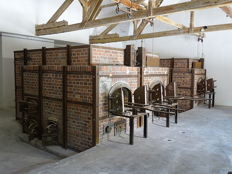 File:KZ Dachau - 11 - Öfen.JPG