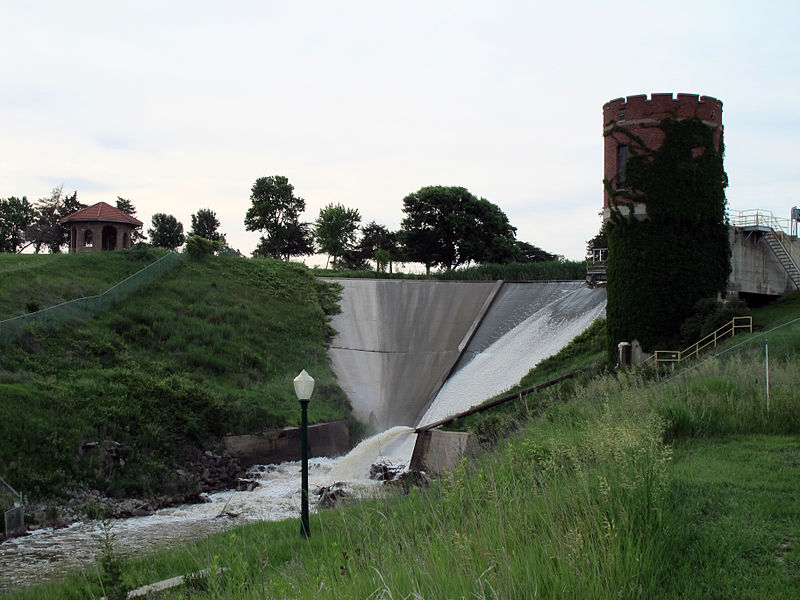 File:Kearney Dam, Kearney, Nebraska, USA.jpg