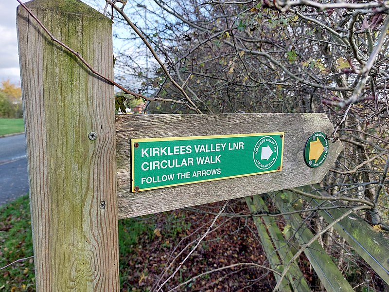 File:Kirklees Valley LNR Circular Walk(1).jpg